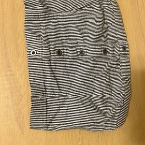 Hollister Black and White Crop Top